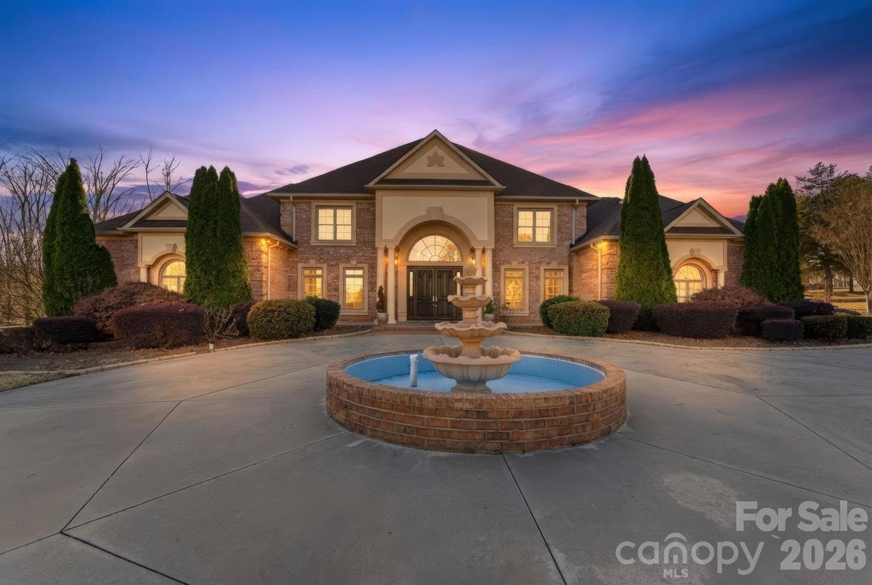 450 Beaver Creek Rd. #14, Lexington, NC 27295