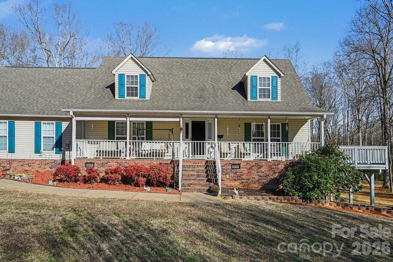 162 Terry Lane Dr., Dallas, NC 28034