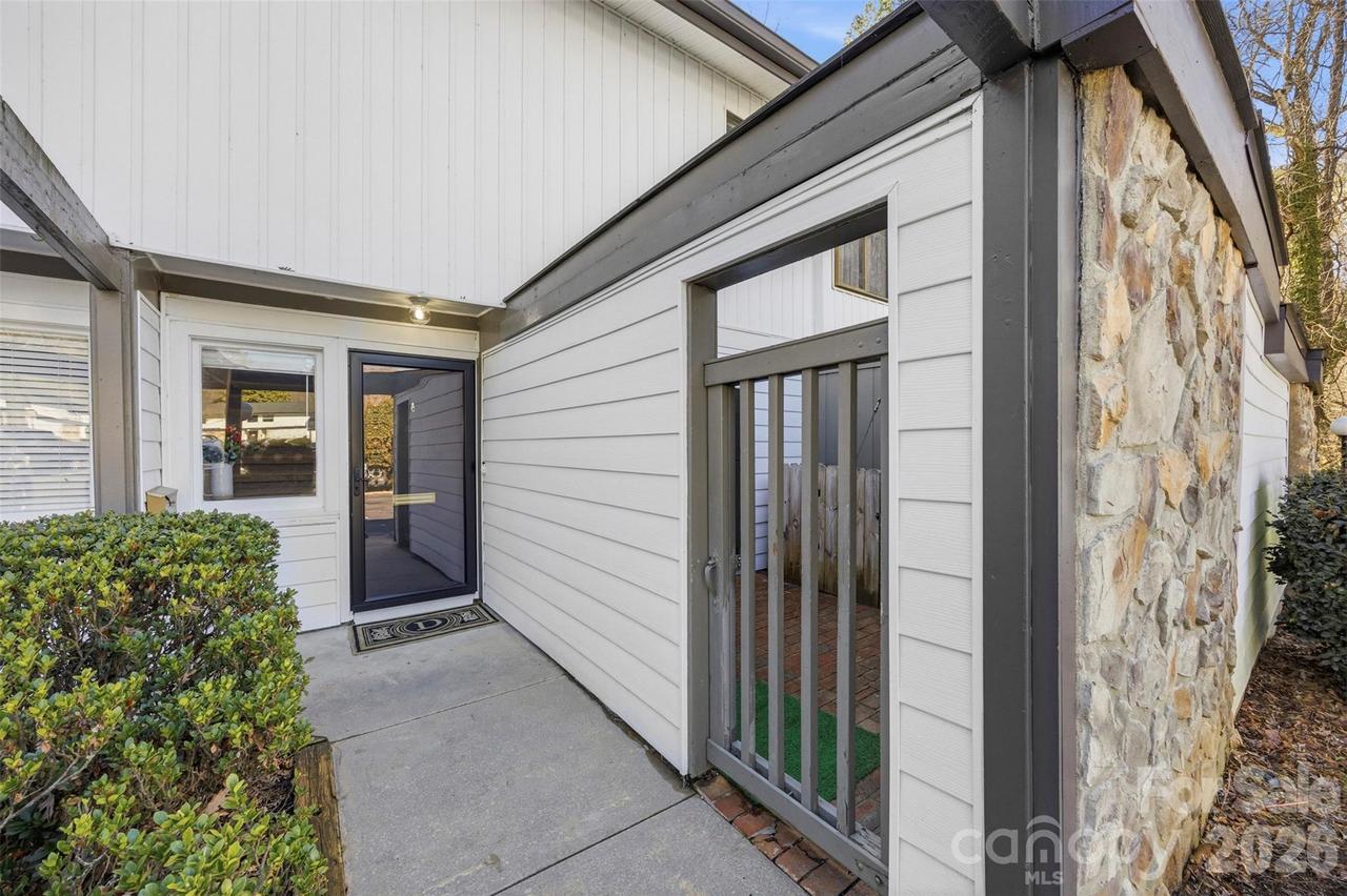 3617 Maple Glen Ln., Charlotte, NC 28226