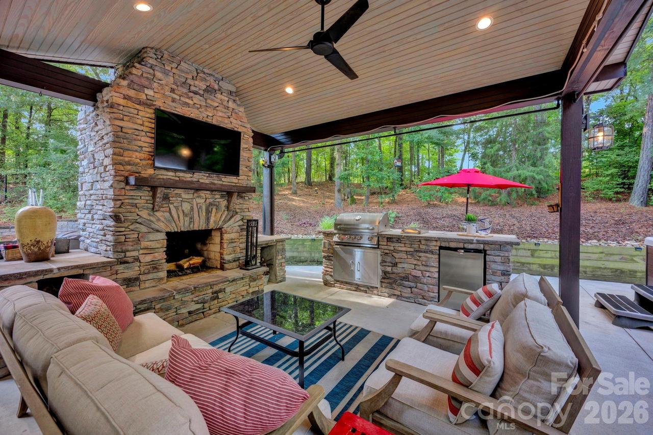 134 Lakeshore Hills Dr., Mooresville, NC 28117