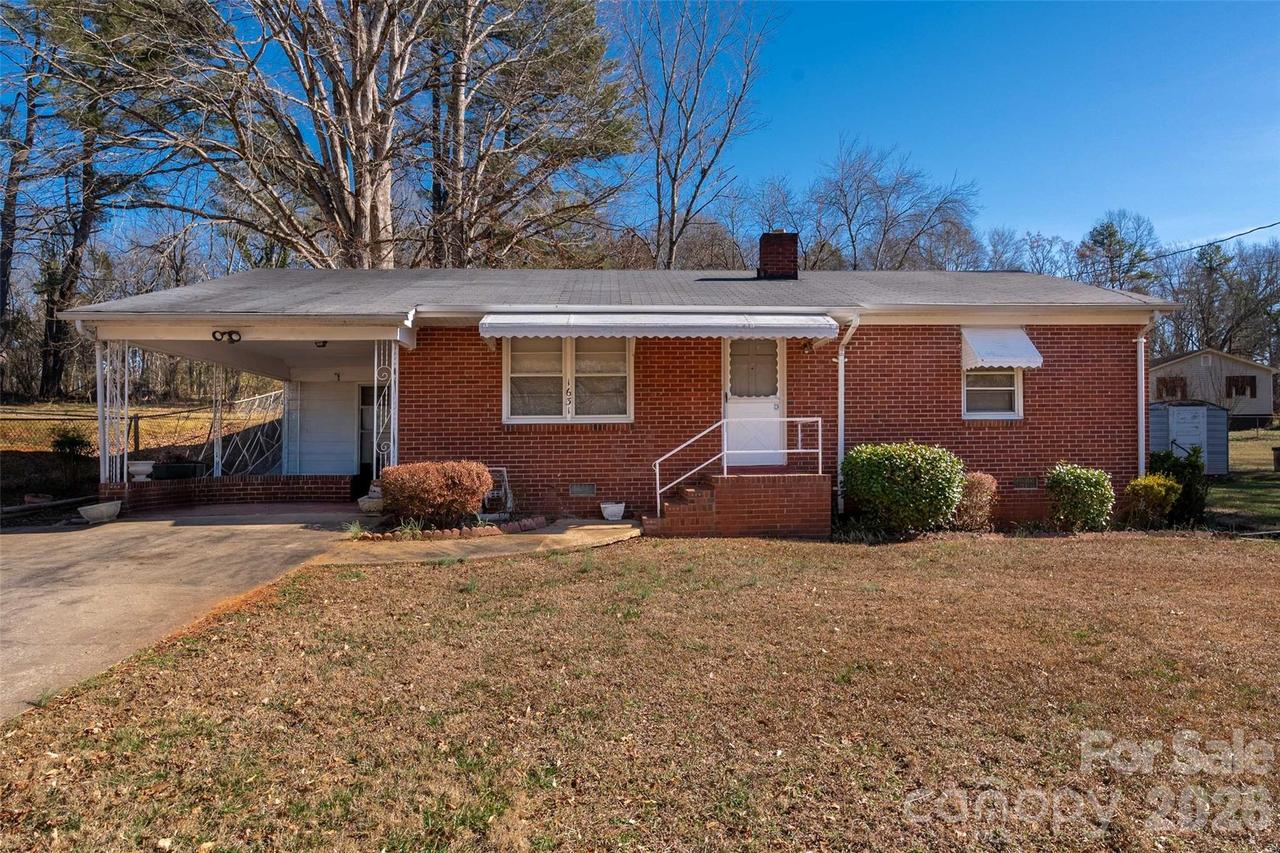 1631 Lincoln Dr., Shelby, NC 28152