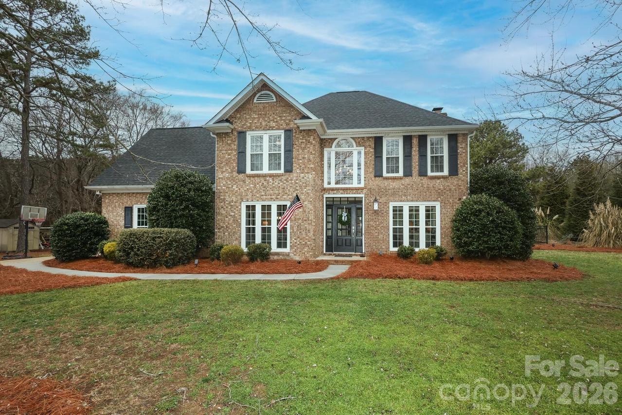 6128 Greystone Dr., Matthews, NC 28104