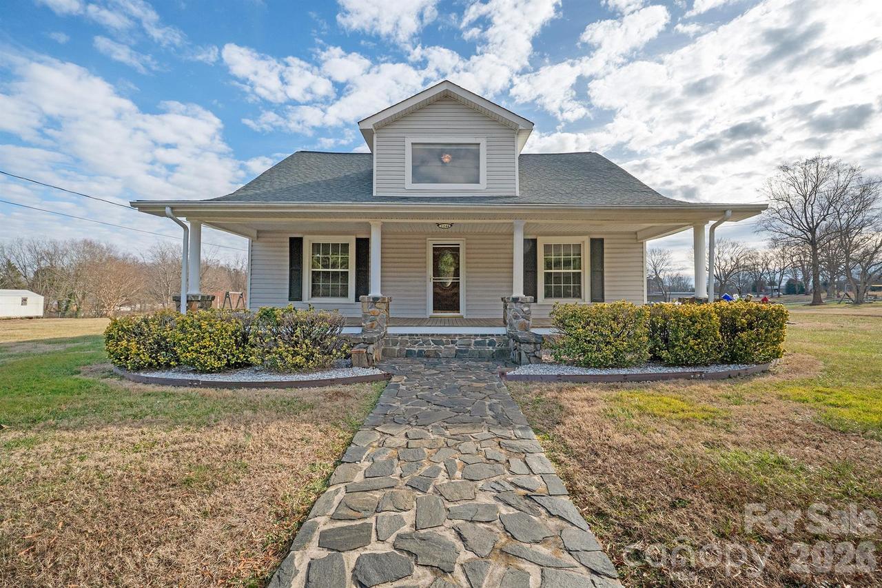 1244 21st St., Hickory, NC 28601