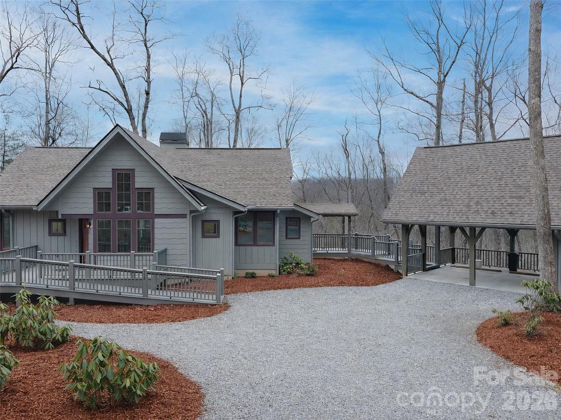 472 Cardinal Rd., Brevard, NC 28712