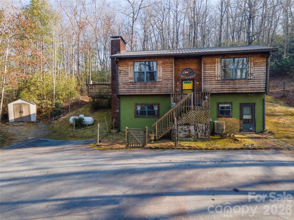 84 Forest Tr., Balsam Grove, NC 28708