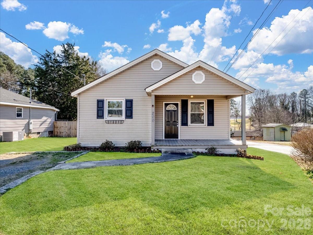 200 Blacksnake Rd., Stanley, NC 28164