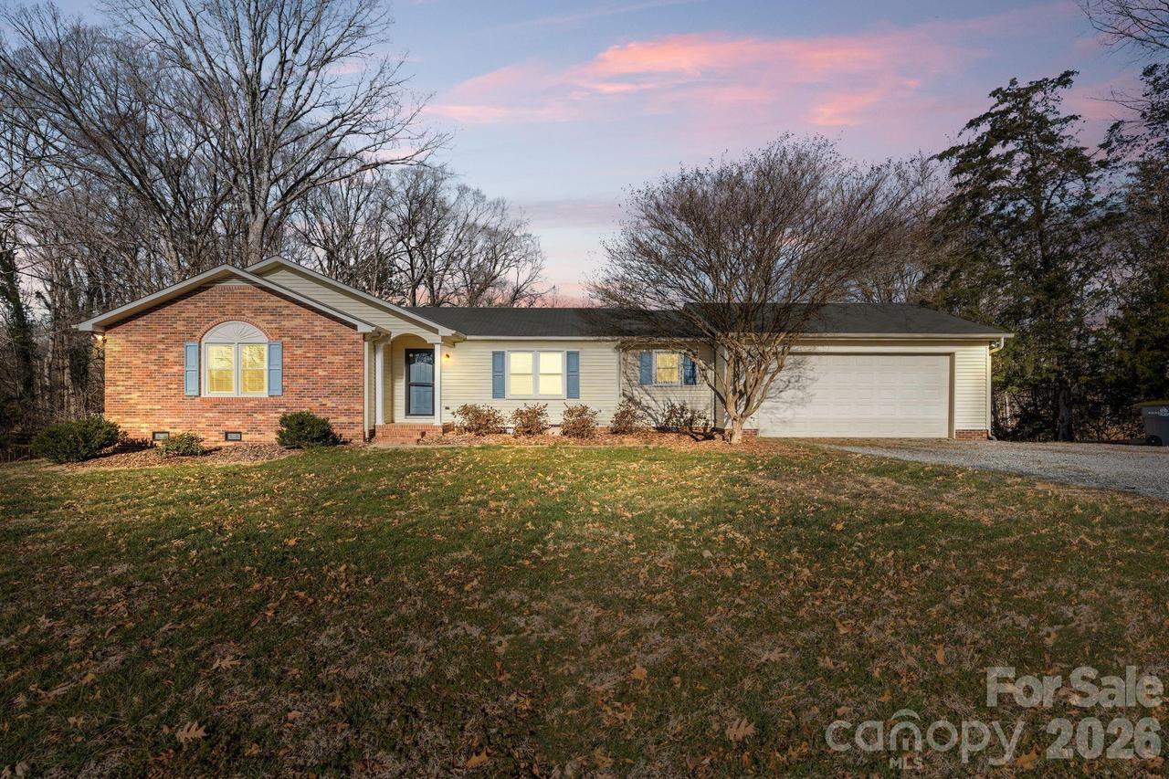 6200 Starlight Dr., Concord, NC 28027