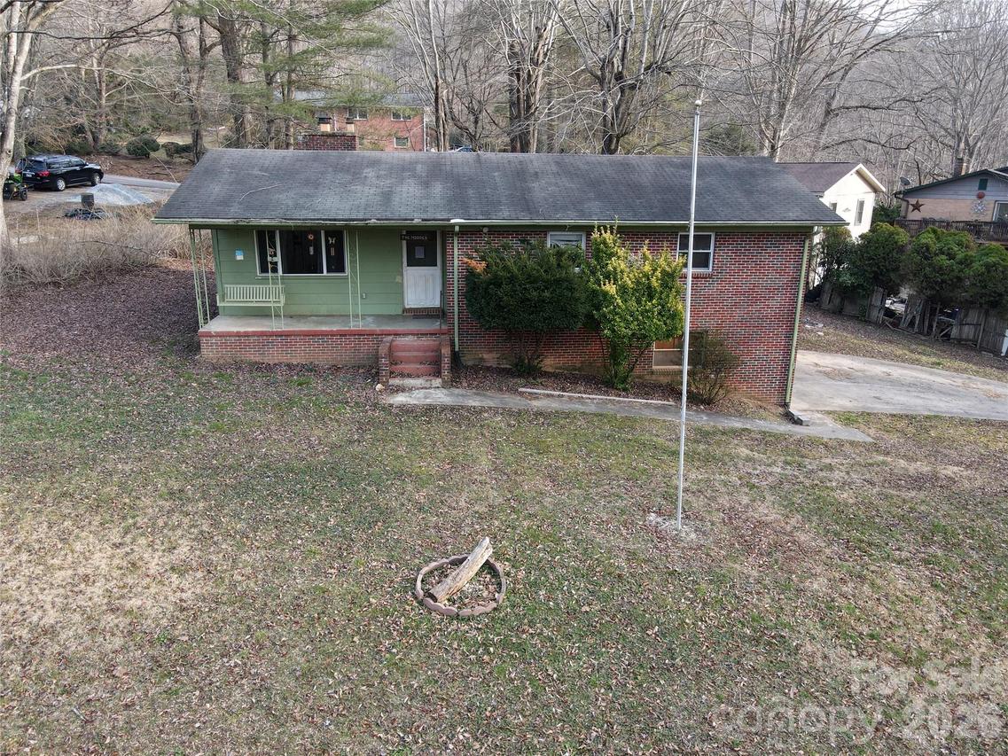 89 Whippoorwill Rd., Brevard, NC 28712