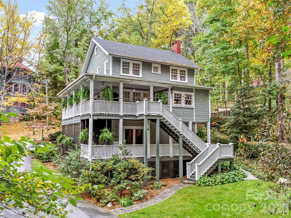 67 Cherokee Rd., Asheville, NC 28801