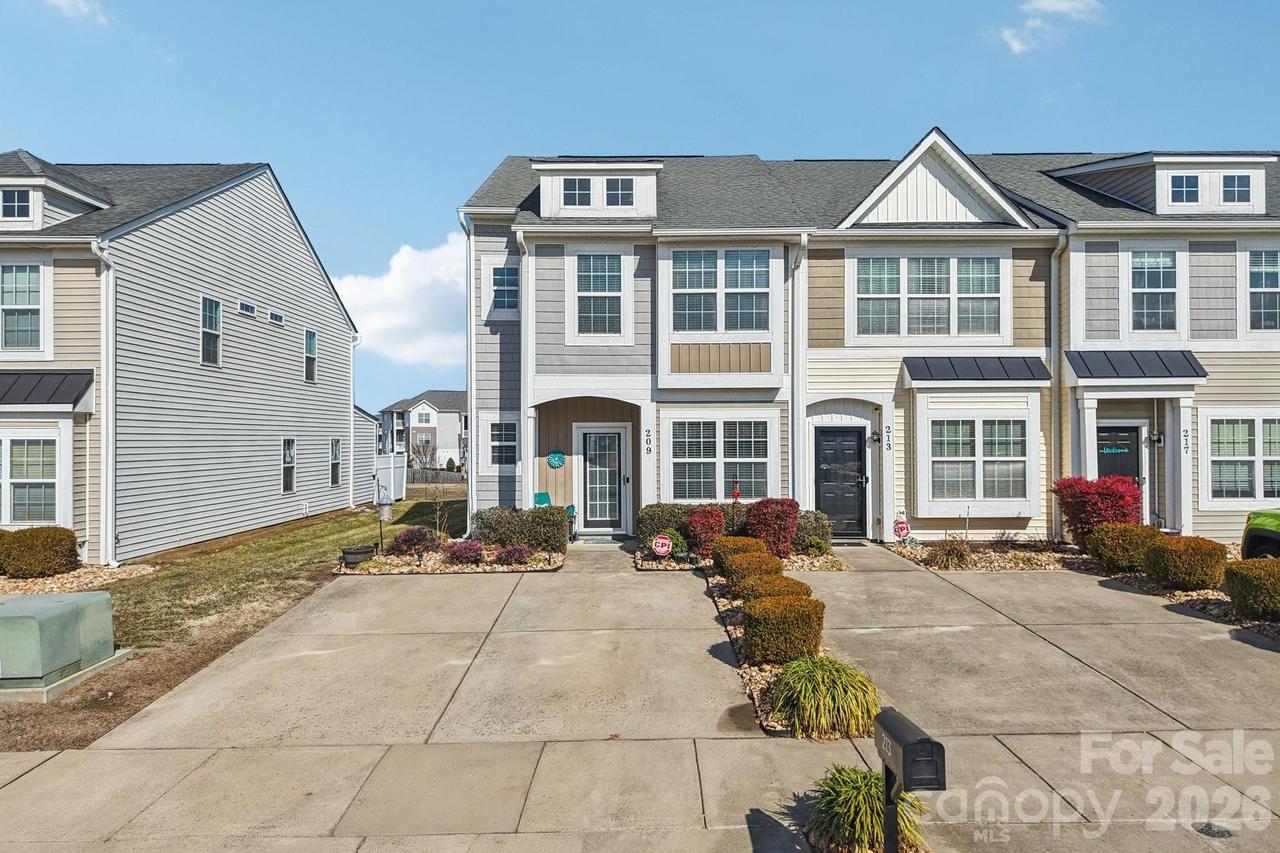 209 Halton Crossing Dr., Concord, NC 28027