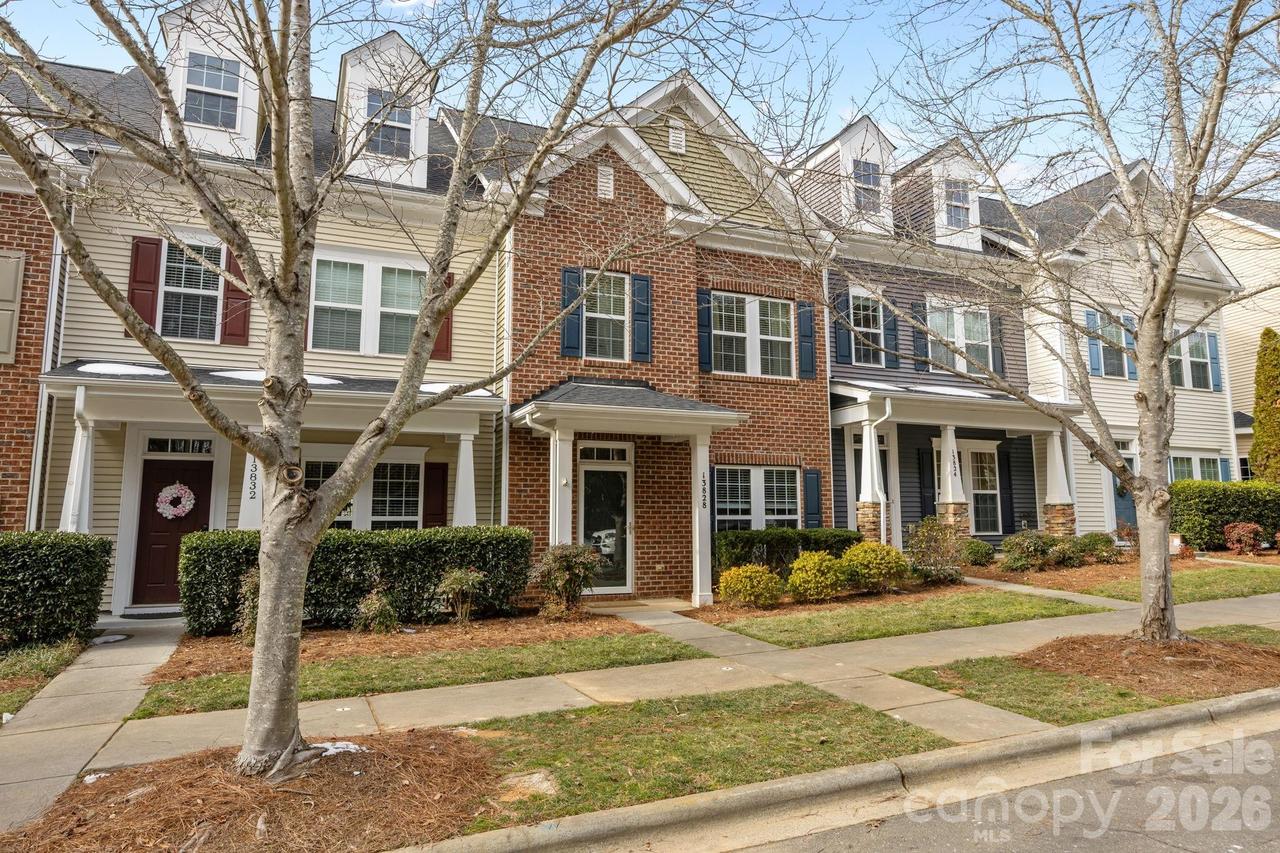 13828 Cypress Woods Dr., Huntersville, NC 28078