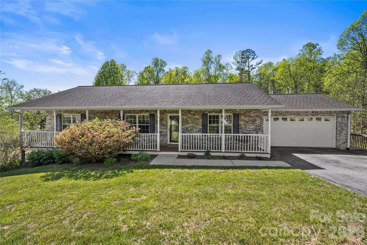 335 Hemlock Spring Tr., Weaverville, NC 28787