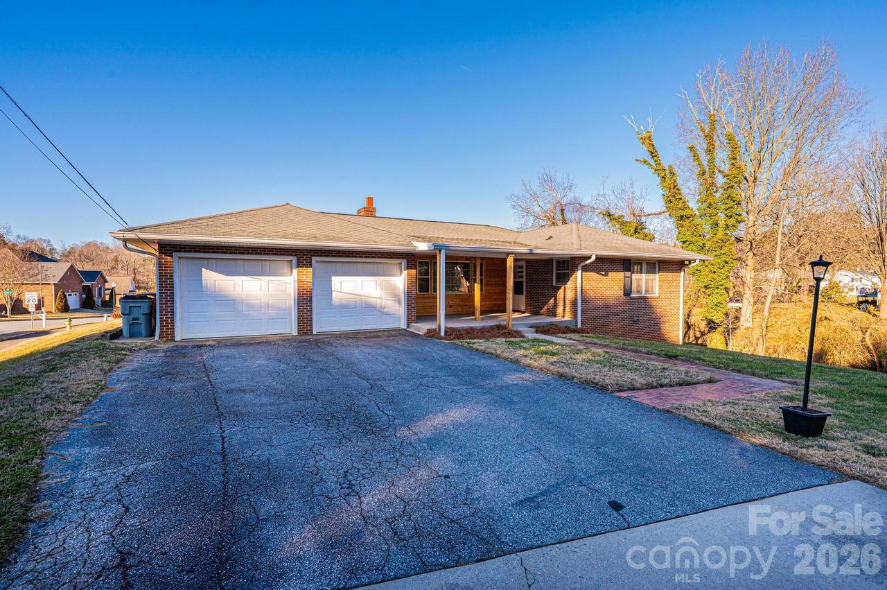 620 Diamondhead Dr., Lenoir, NC 28645