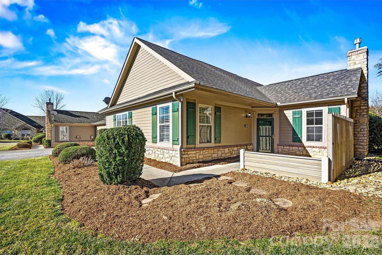 823 Wynnshire Dr. #B, Hickory, NC 28601