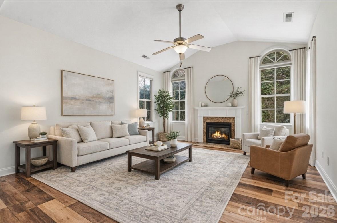 823 Wynnshire Dr. #B, Hickory, NC 28601