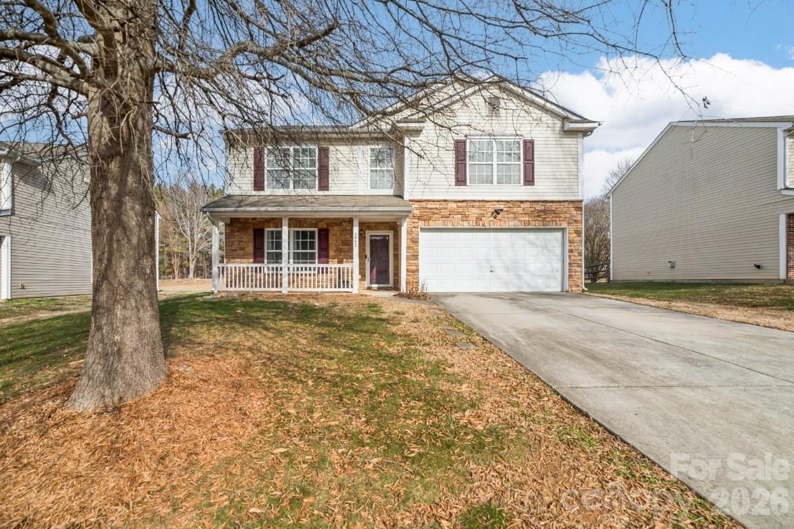 3902 Larkhaven Village Dr., Charlotte, NC 28215