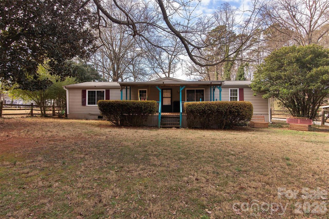 5727 Thompson Rd., Charlotte, NC 28216