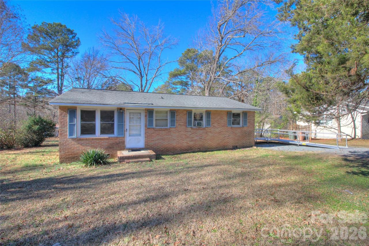 408 S Jackson Ave., Waxhaw, NC 28173