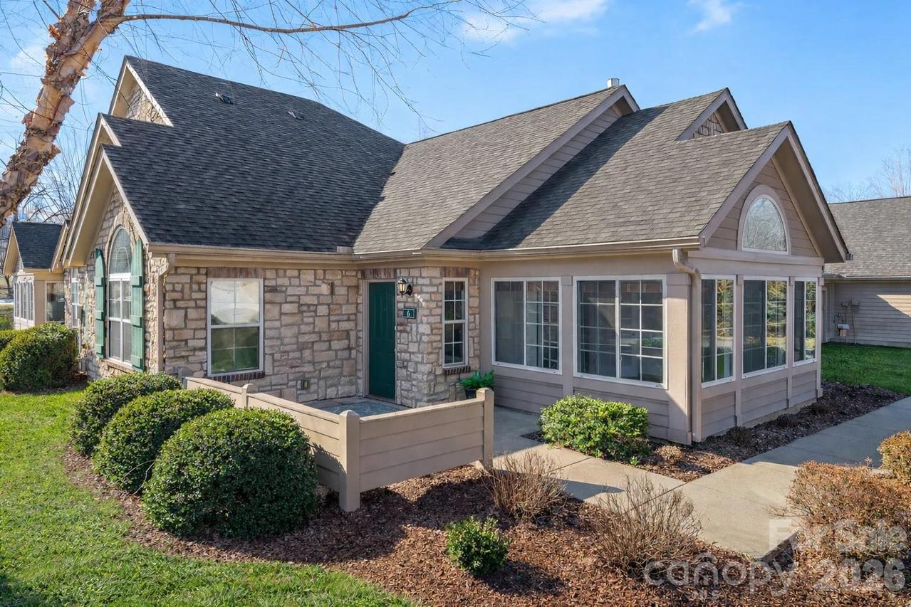 6 Mountain Meadow Cir., Weaverville, NC 28787