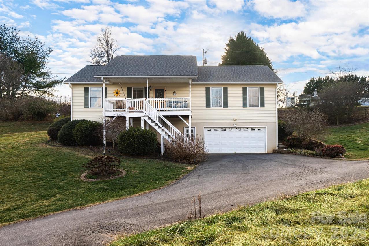 16 Kinsale Dr., Leicester, NC 28748