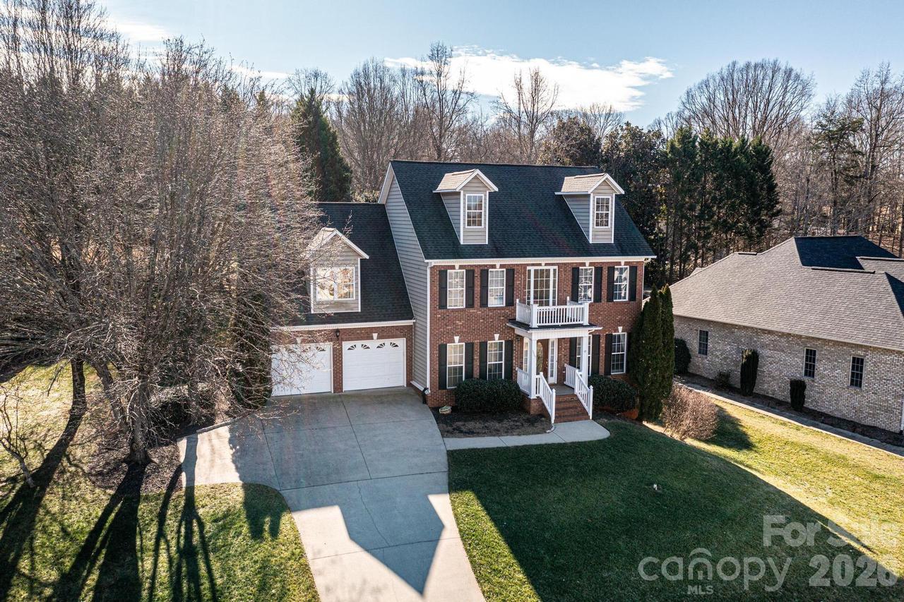 5045 Old River Dr., Hickory, NC 28602