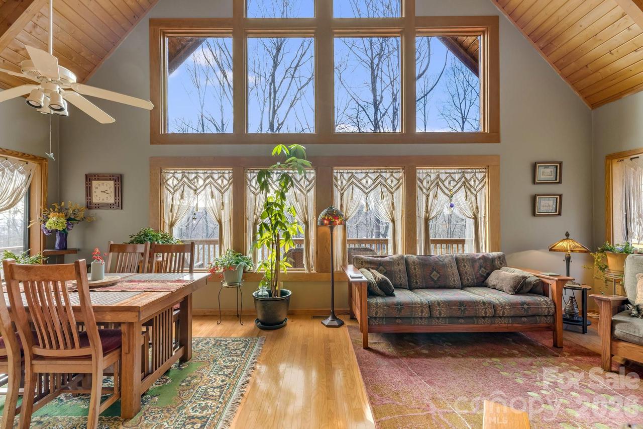 170 Wonderwood Ln., Clyde, NC 28721