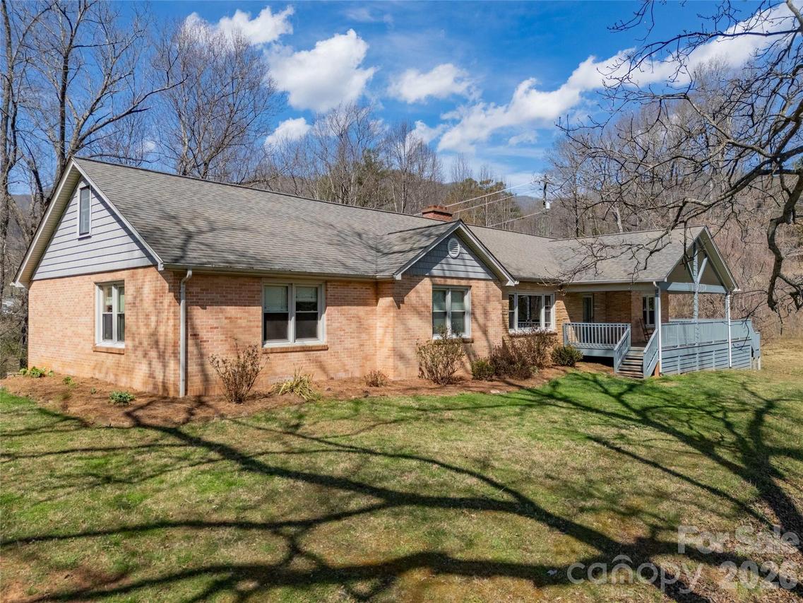 53 Dewees Dr., Sylva, NC 28779