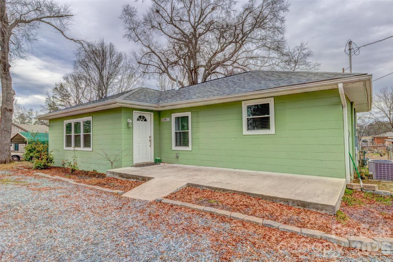 202 Ramsey St., Cherryville, NC 28021