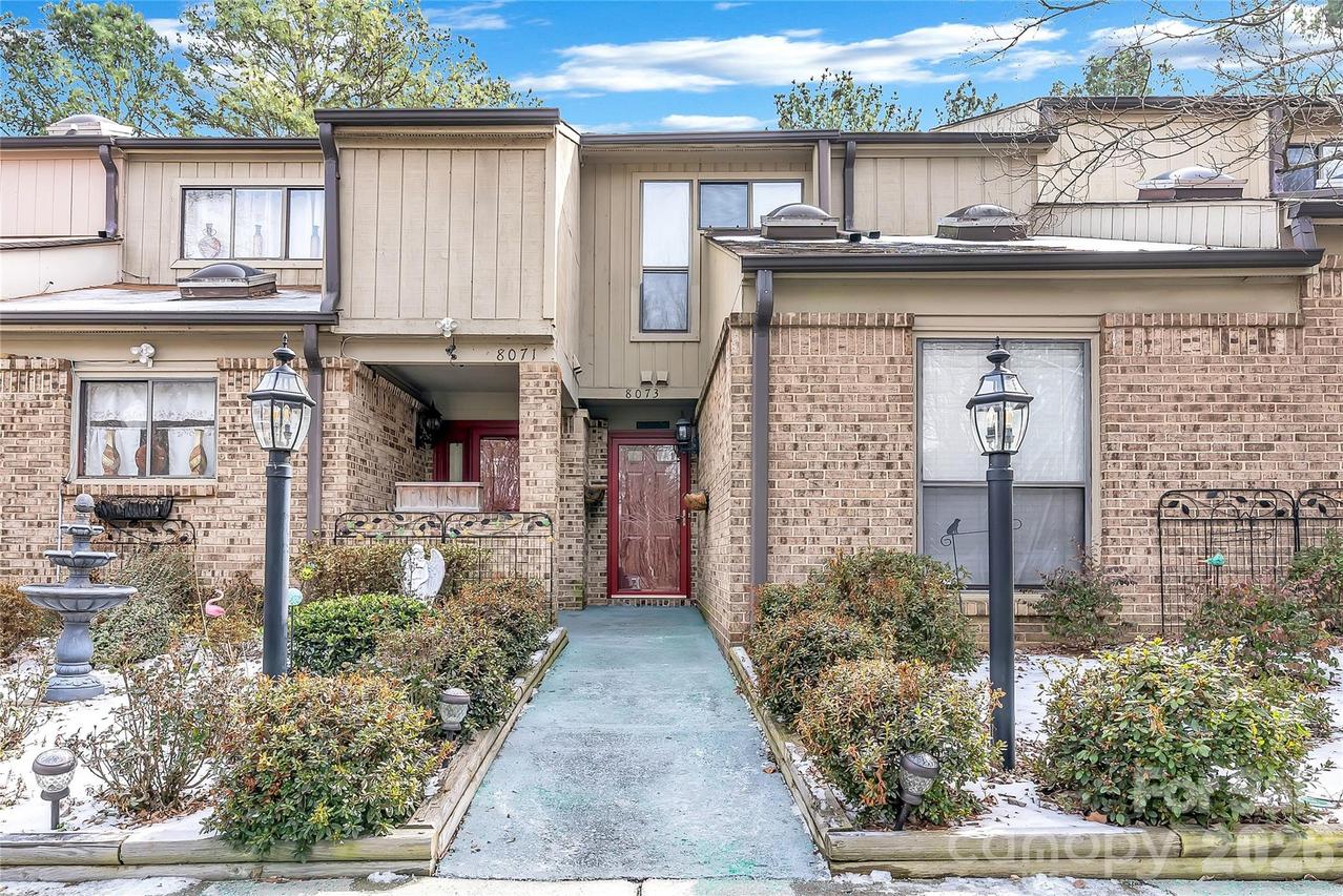 8073 Charter Oak Ln., Charlotte, NC 28226
