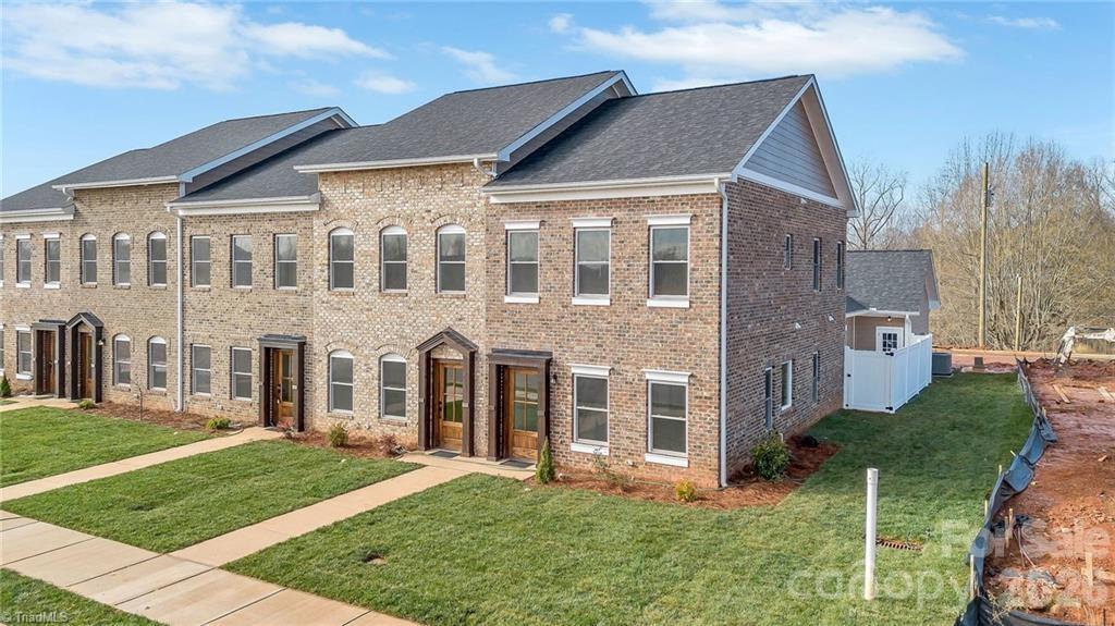 2115 24th Street Ln., Hickory, NC 28602