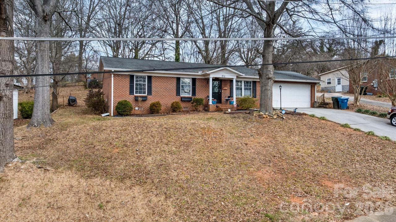 836 7th Ave., Hickory, NC 28602