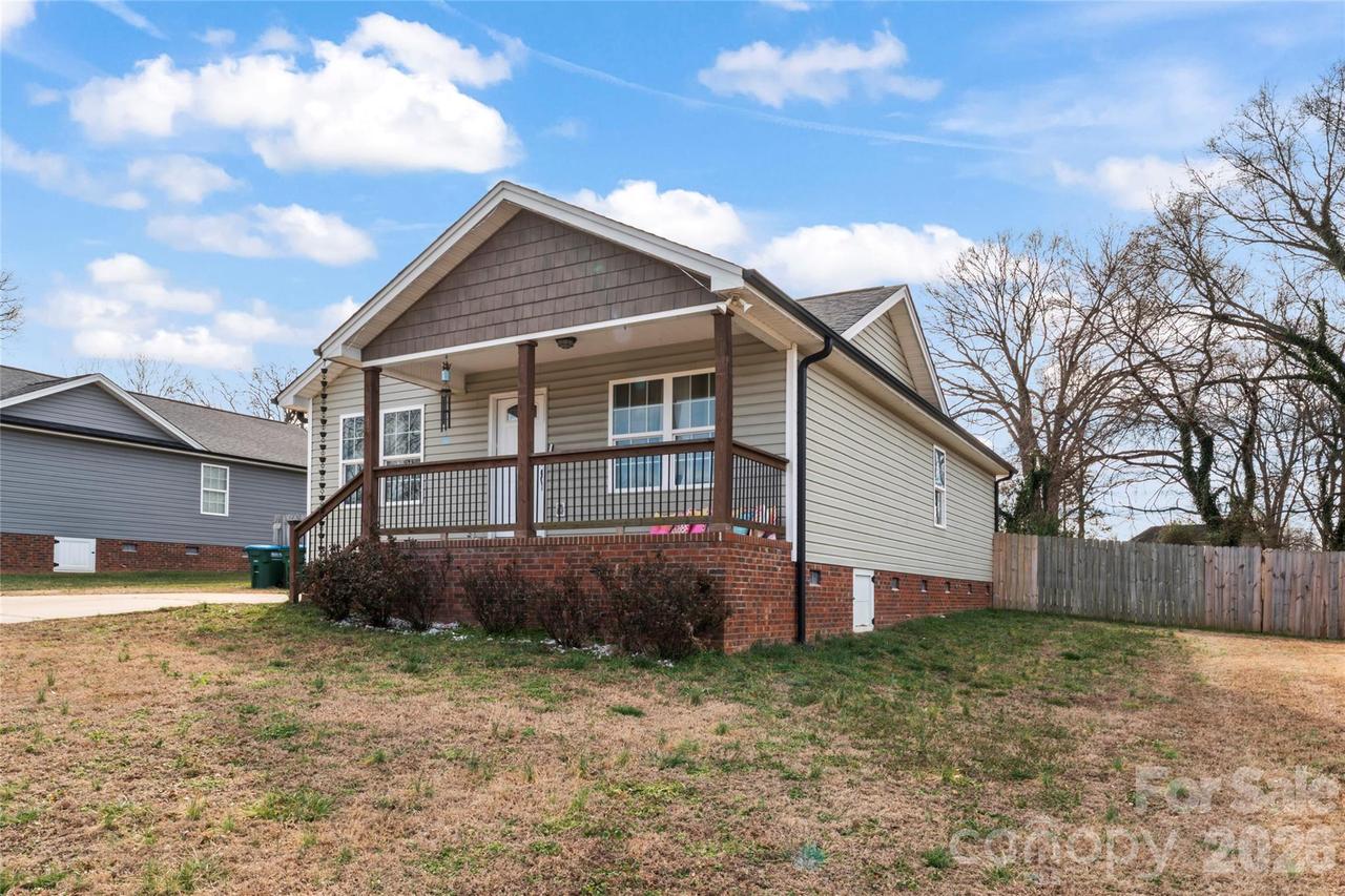 316 E Alabama Ave., Bessemer City, NC 28016