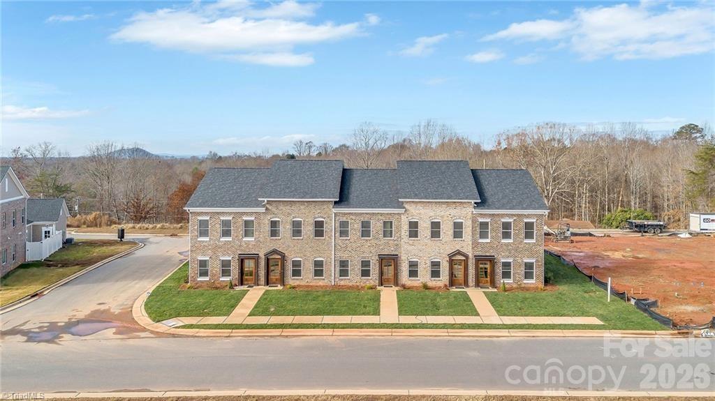 2113 24th Street Ln., Hickory, NC 28602