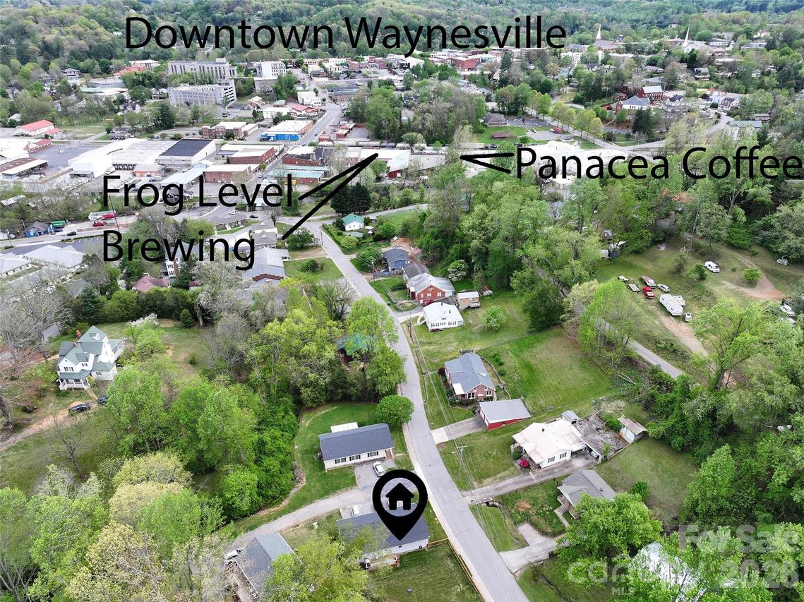 5 Carolinda Ln., Waynesville, NC 28786