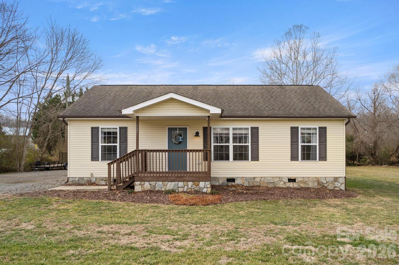 121 James St., Clyde, NC 28721