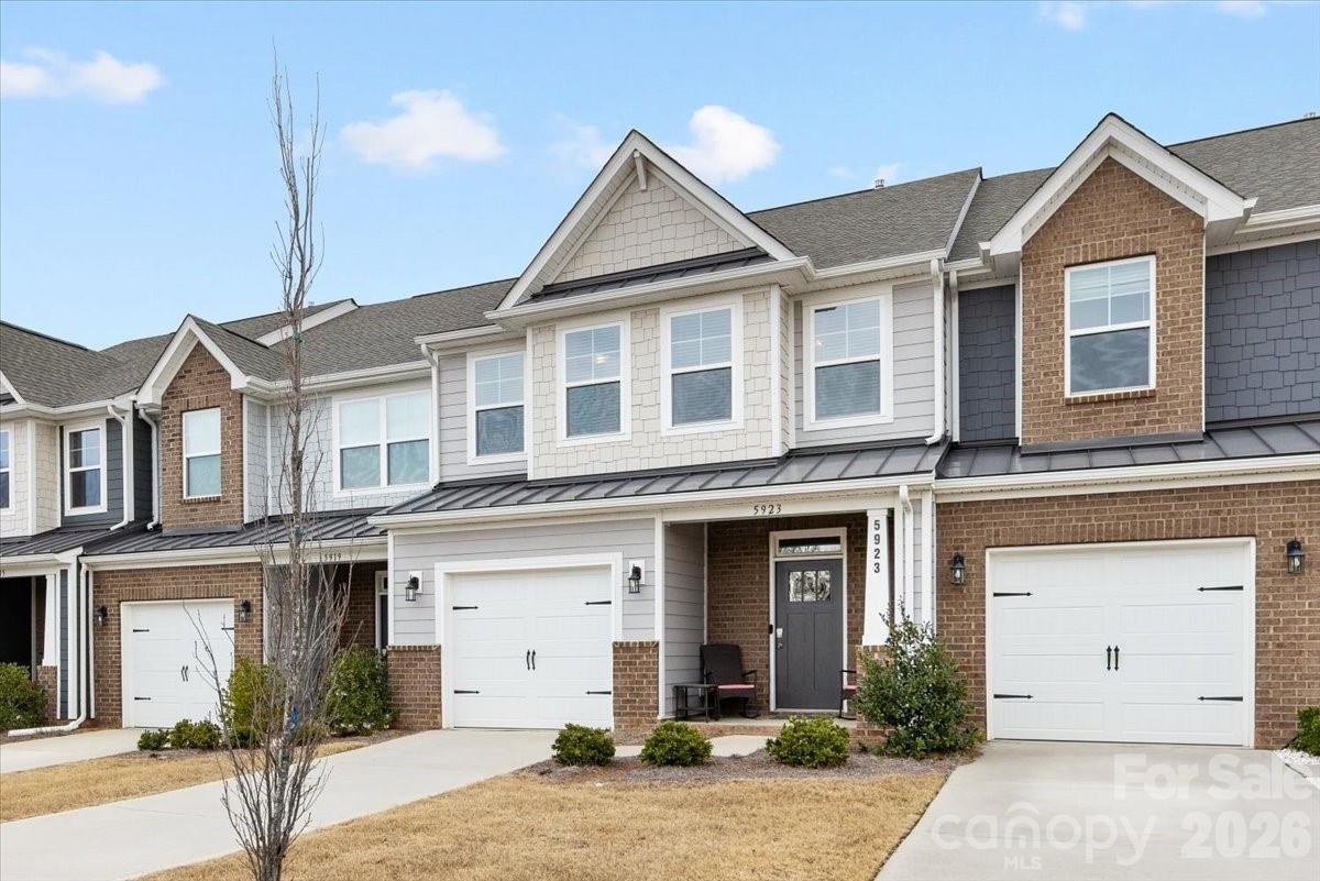 5923 Hampstead Pond Ln., Matthews, NC 28105