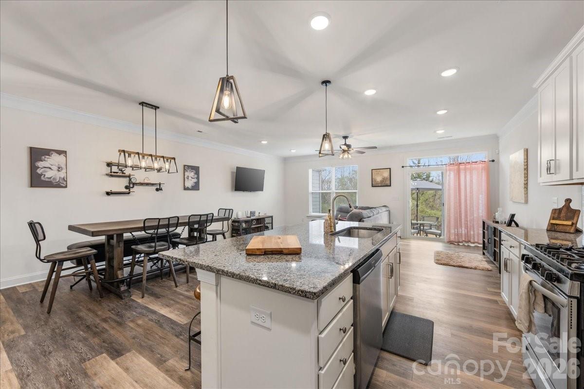 5923 Hampstead Pond Ln., Matthews, NC 28105