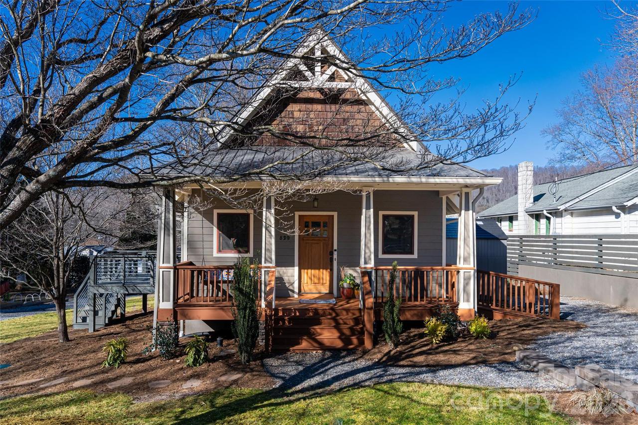 829 N Oconeechee Ave., Black Mountain, NC 28711