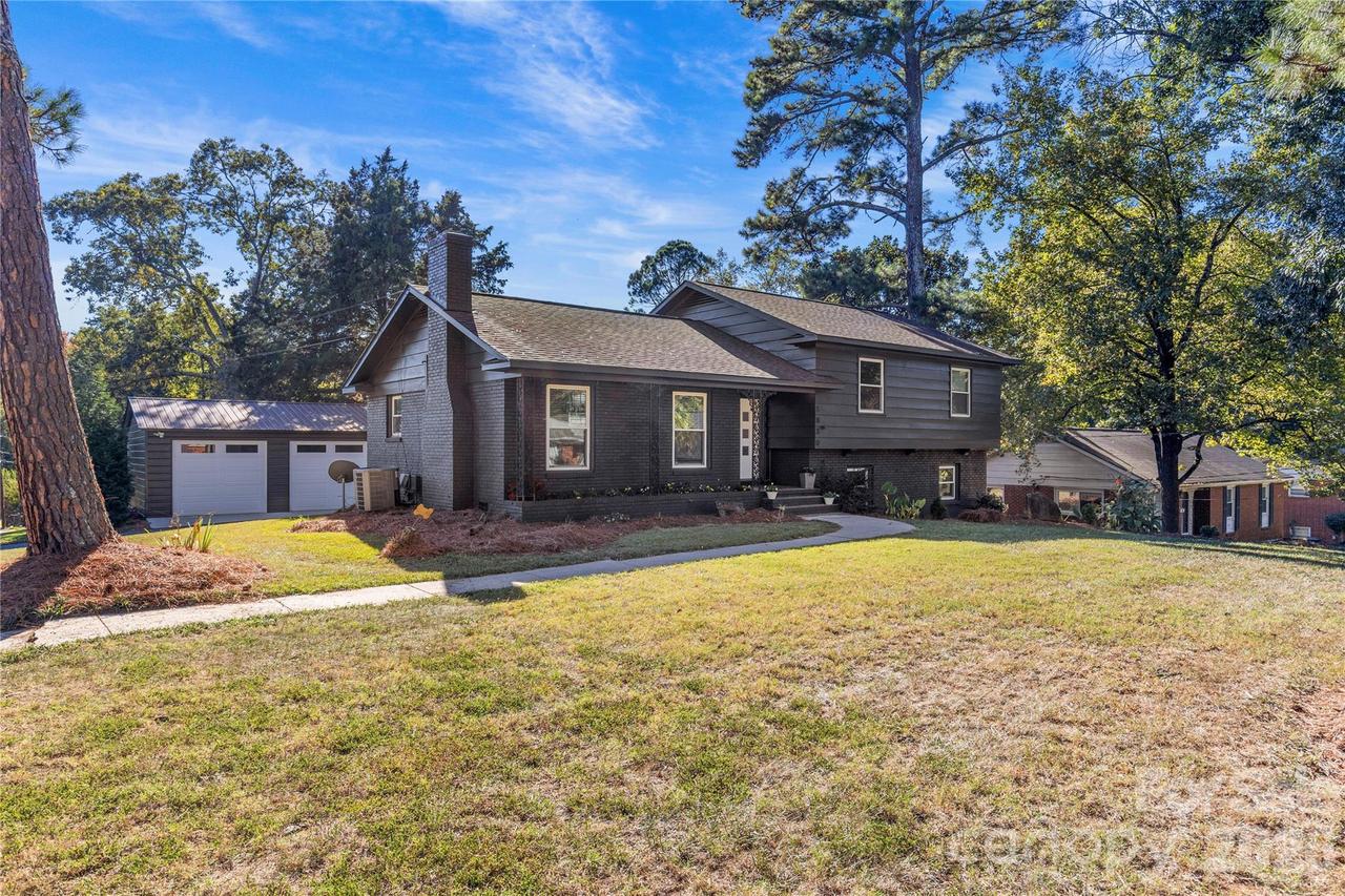 1830 Edgewater Dr., Charlotte, NC 28210