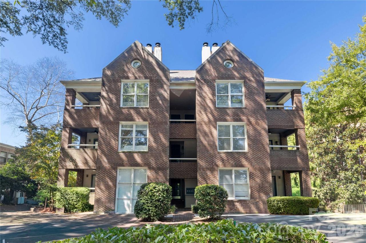 2220 Roswell Ave., Charlotte, NC 28207