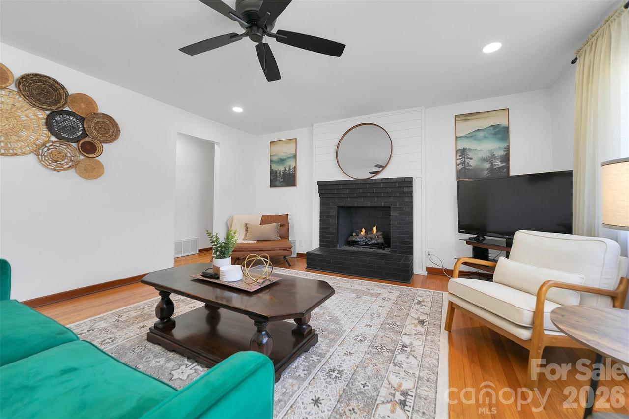 112 Allison Rd., Brevard, NC 28712