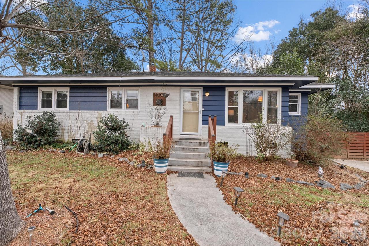 3900 Tipperary Pl., Charlotte, NC 28215