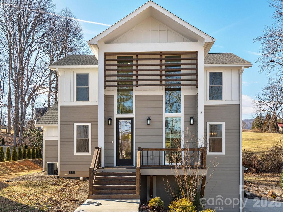 7 Copper Mill Ct., Candler, NC 28715