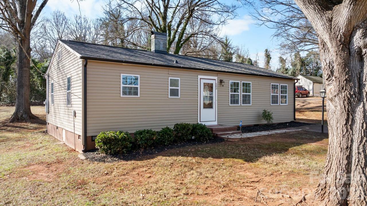 503 E Herman St., Newton, NC 28658