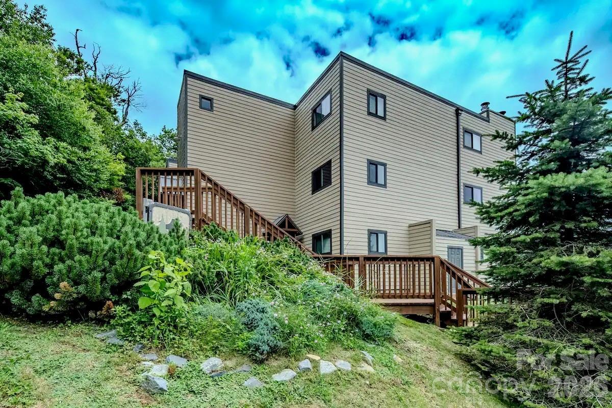 101 Sugar Ski Dr., Sugar Mountain, NC 28604