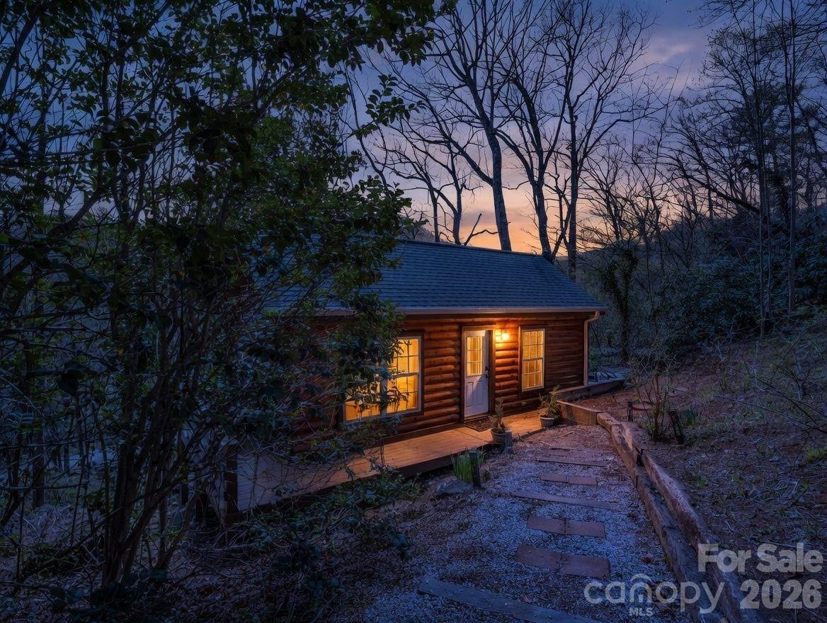 365 Seton Rd., Lake Lure, NC 28746