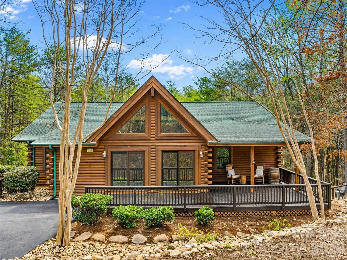 134 Mcdaniel Ct., Lake Lure, NC 28746