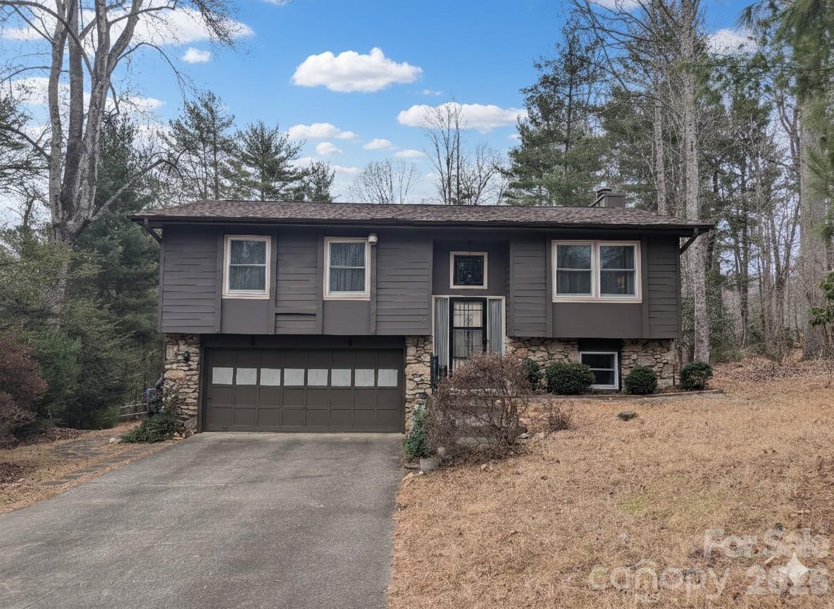 43 Deer Run Dr., Asheville, NC 28803