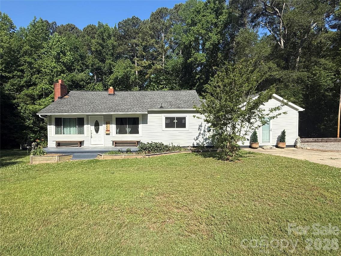 2033 Puetts Chapel Rd., Bessemer City, NC 28016