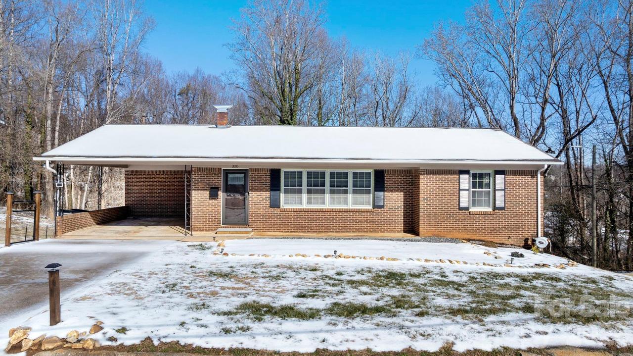 335 Eastview Pl., Lenoir, NC 28645